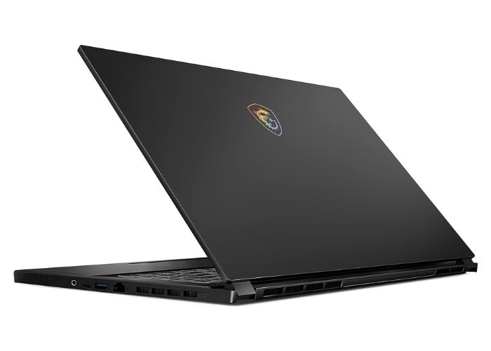 Amazon sconta di 300€ il notebook da gaming MSI con display OLED 