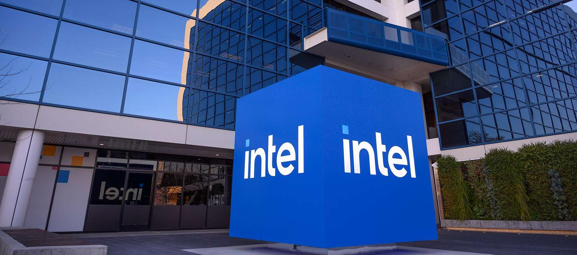 Intel è in vendita? Ecco chi potrebbe acquisire la società