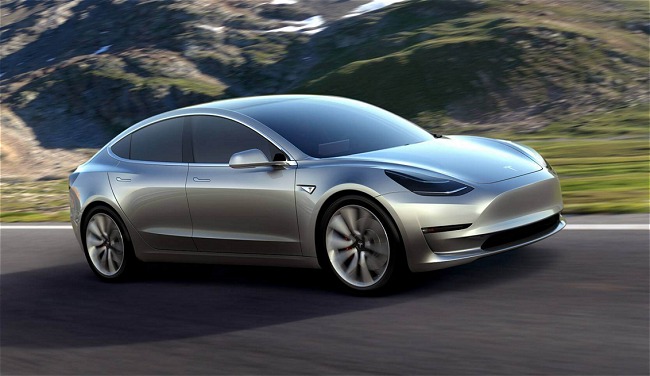 Tesla presenta Model 3, 346 km di autonomia a 35.000$