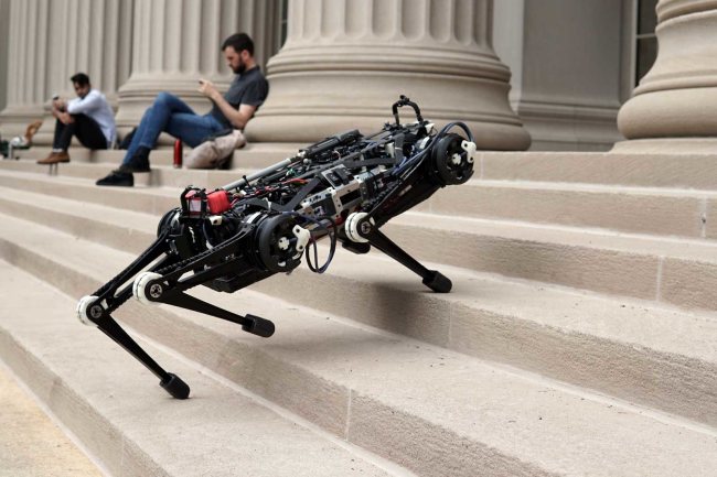 I ricercatori del MIT presentano un robot che si muove senza visione artifiiciale